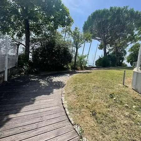 Maison Bord De 50 M בית נופש *